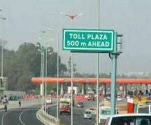 Read more about the article Toll Tax Increase एक अप्रैल से सफर हो जाएगा महंगा 11 जगह बढ़ेगा टोल टैक्स जानिए नई दरें