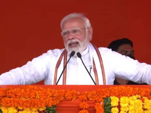 You are currently viewing हैदराबाद में परिवारवाद पर PM का निशाना; कहा- इन्होंने युवाओं से राजनीति का मौका छीना