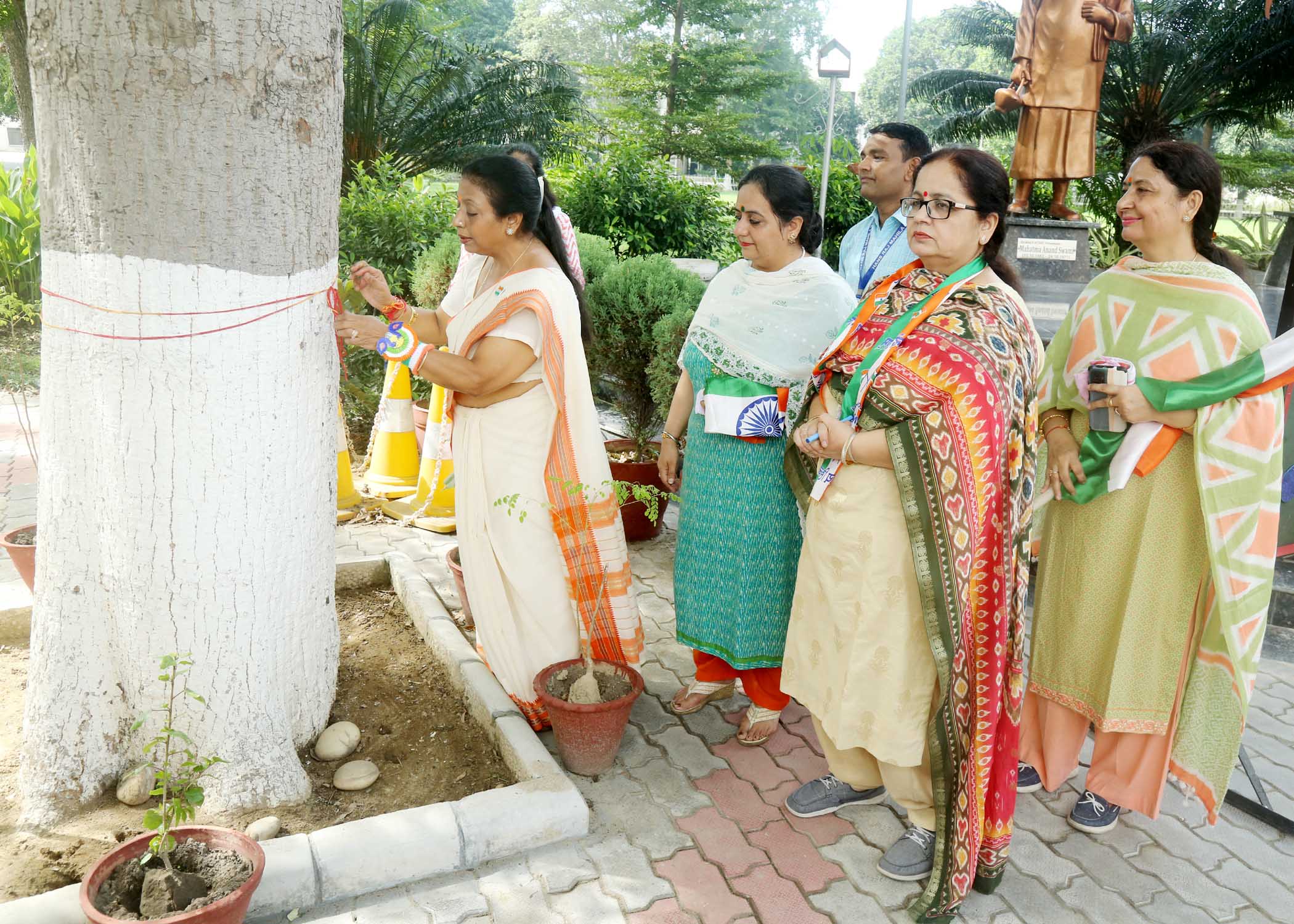 You are currently viewing एचएमवी ने राखी पर्व कार्तव्य बंधन के रूप में मनायाएचएमवी ने राखी पर्व कार्तव्य बंधन के रूप में मनाया