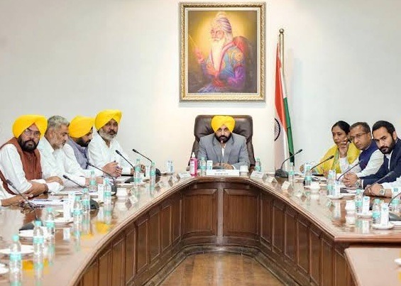 You are currently viewing Punjab cabinet की बैठक आज, पलटवार की रणनीति तैयार करेगी आप, विशेष सत्र में विश्वास मत लाने और अन्य आरोपों का जवाब देने की तैयारी