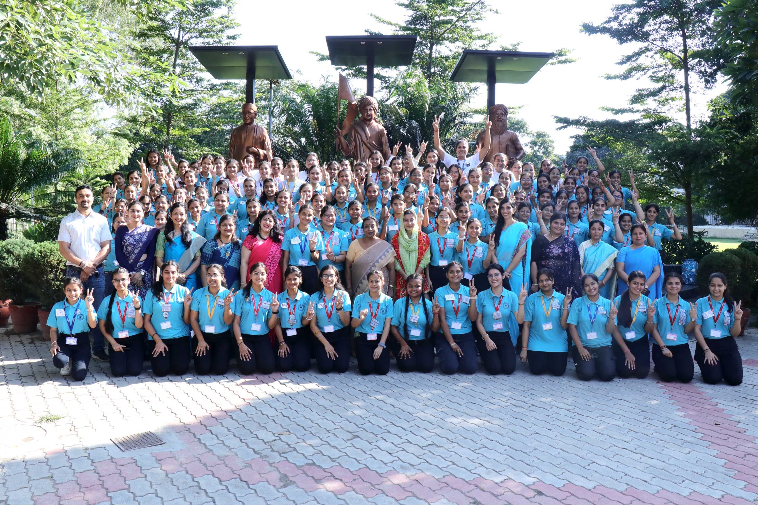 You are currently viewing एचएमवी में विद्यार्थी परिषद का अधिष्ठापन समारोह || Installation Ceremony of the Student Council at HMV